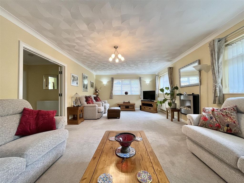 Property photo 3 of 29