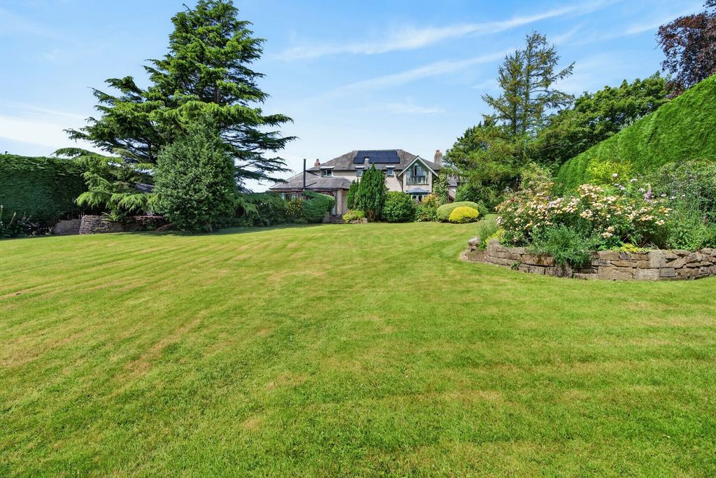 Property photo 3 of 48