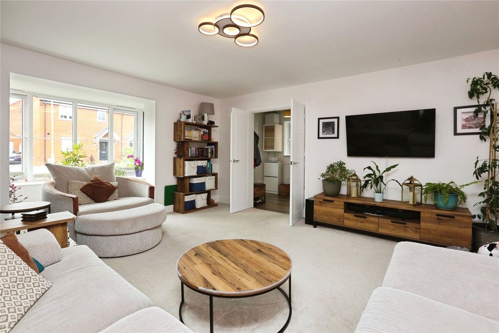 Property photo 2 of 17 Picture No. 19