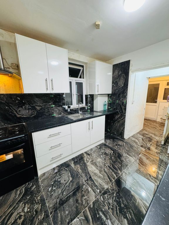 Property photo 3 of 17 Gallery