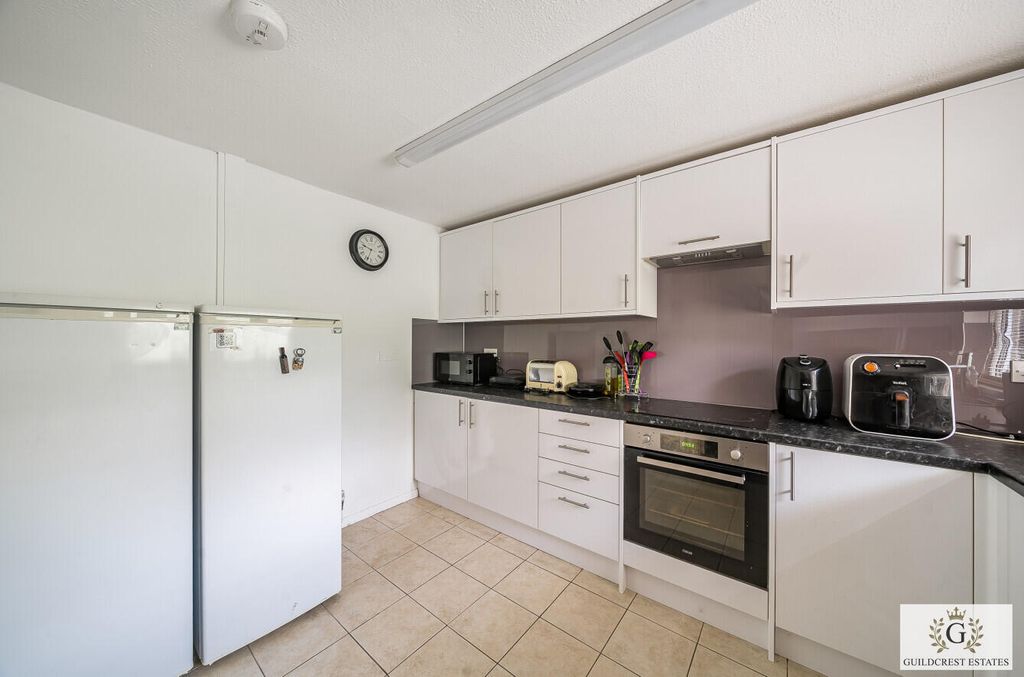 Property photo 2 of 16 Kitchen