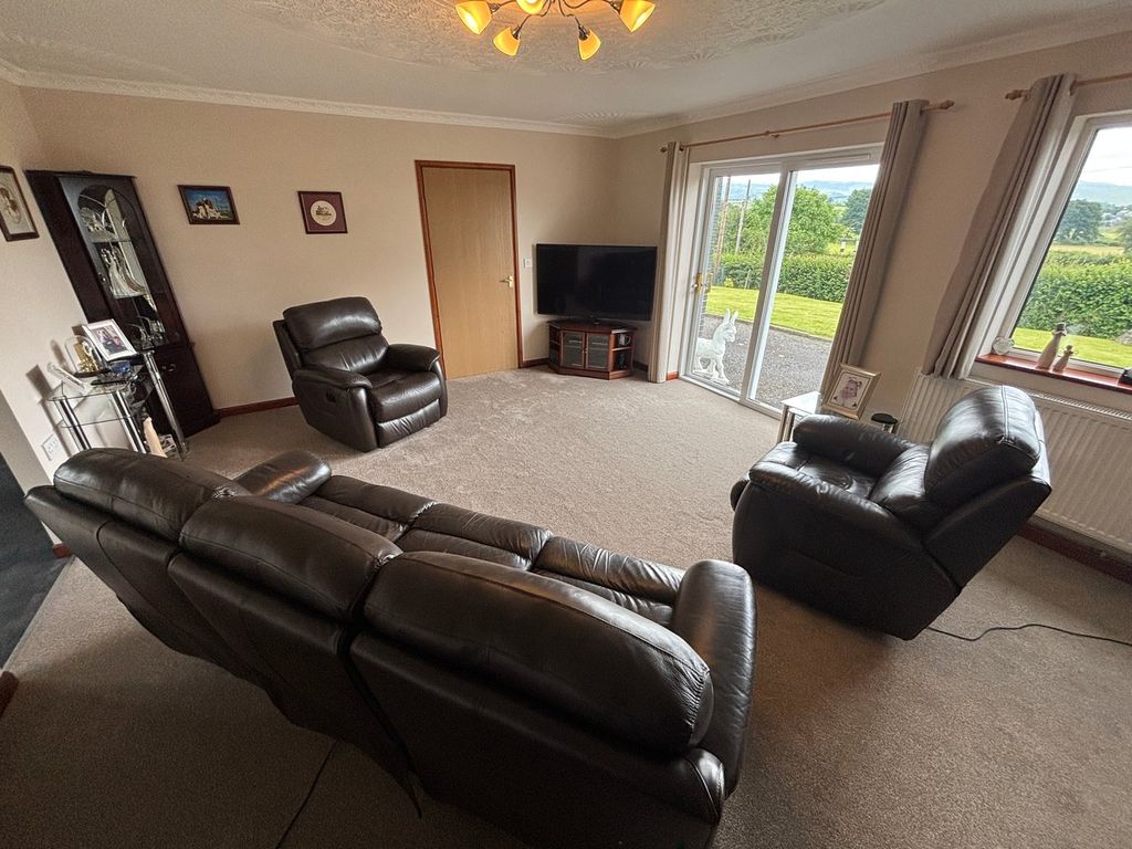 Property photo 3 of 23