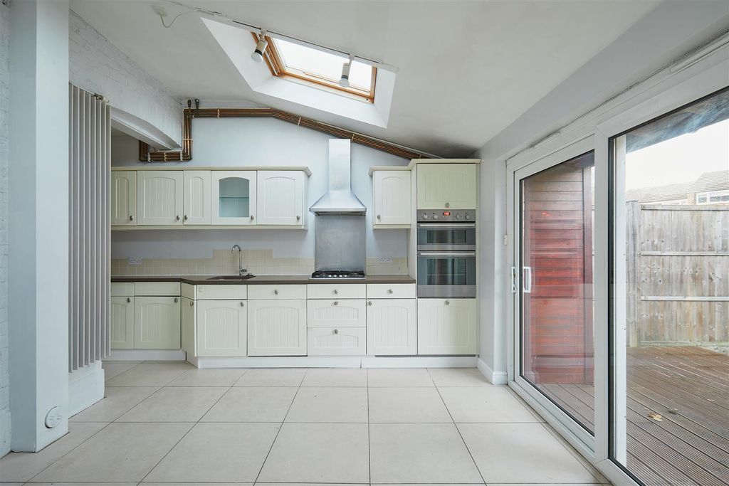 Property photo 2 of 24