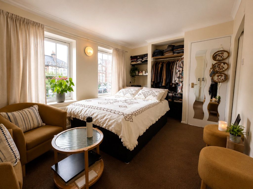 Property photo 3 of 5 Studio