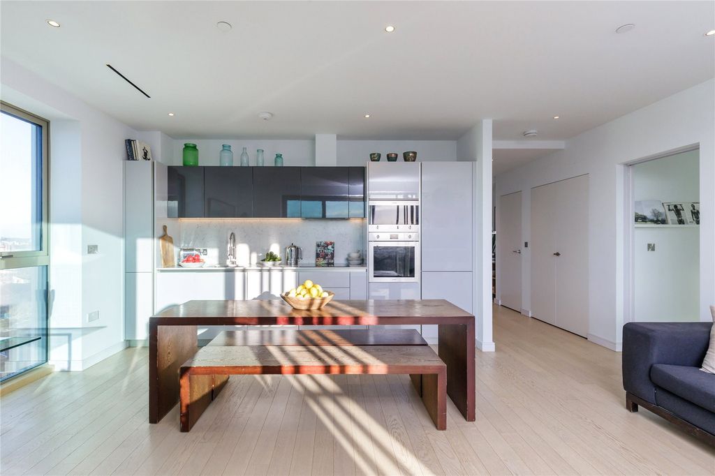 Property photo 2 of 30 Kitchen Diner