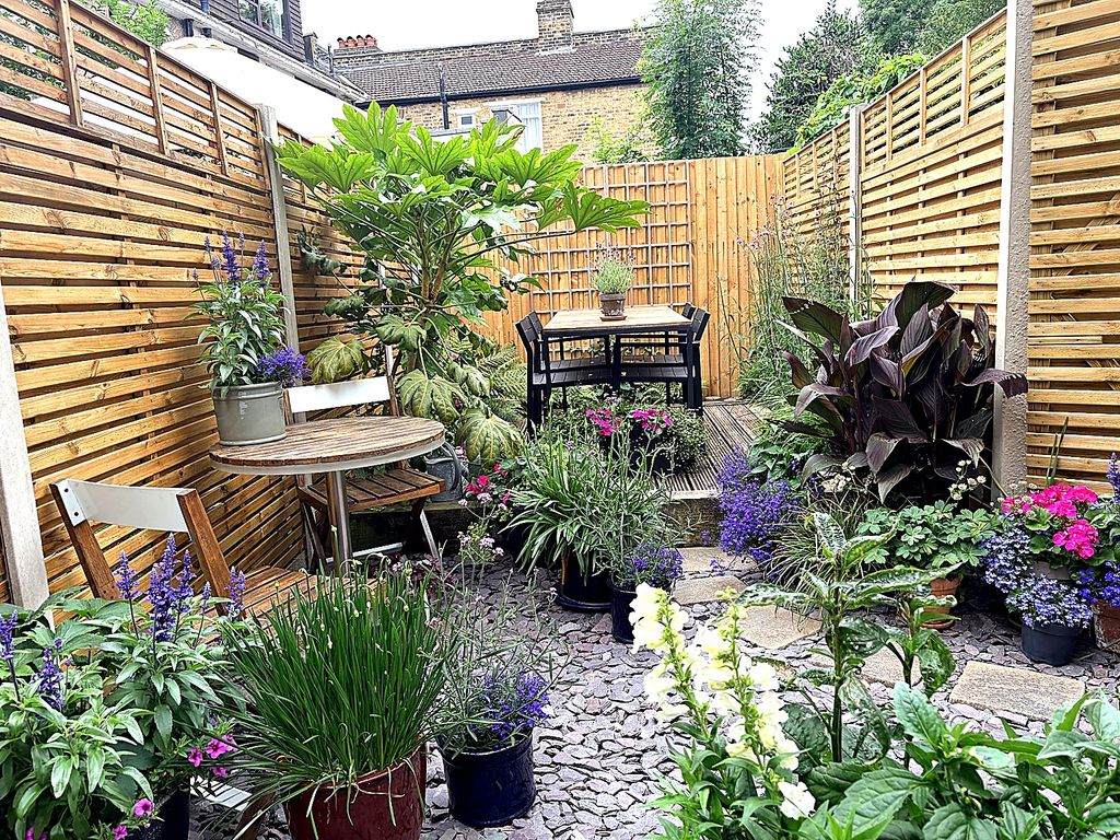 Property photo 2 of 13 Garden