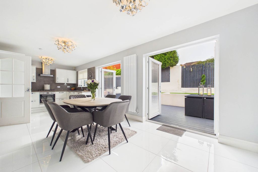 Property photo 3 of 30