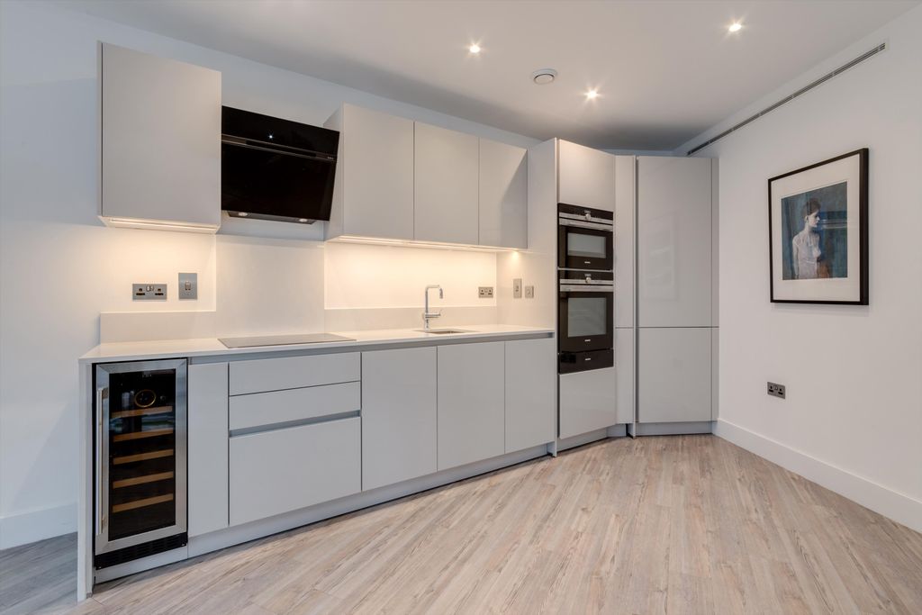 Property photo 3 of 11 Image