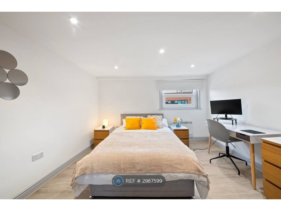 Property photo 1 of 12 Bedroom