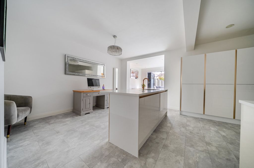 Property photo 3 of 12 1515689-3-6A9Ac83...