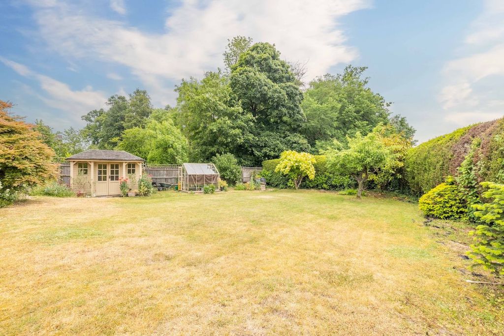 Property photo 2 of 34