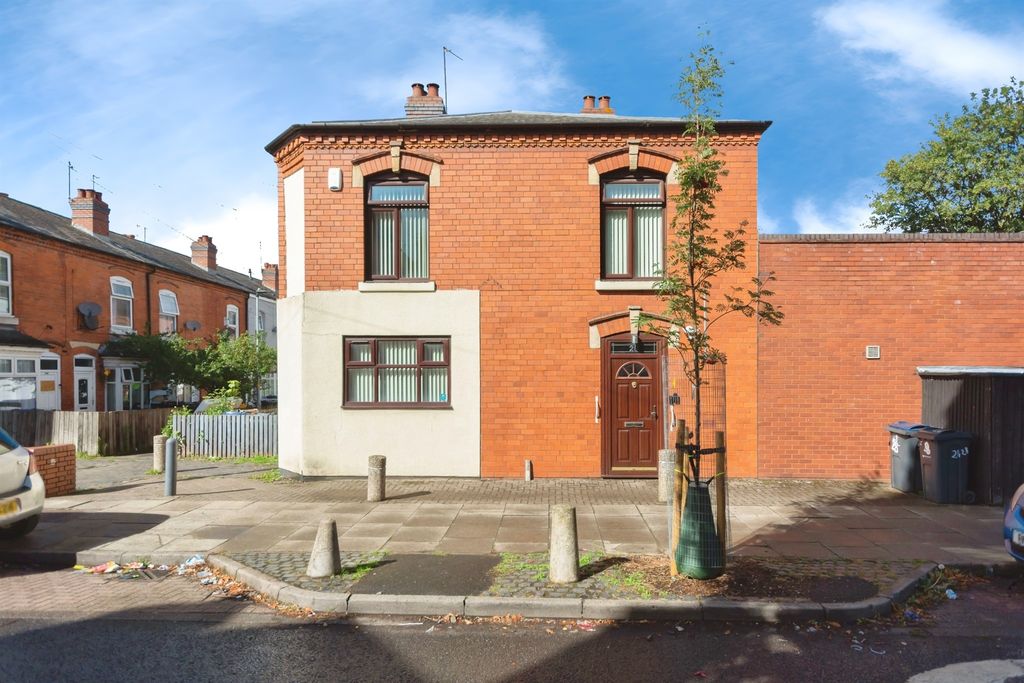Property photo 2 of 17