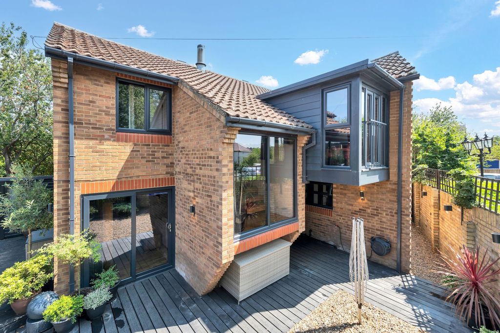 4 bed detached house for saleGreen Road, Newmarket CB8