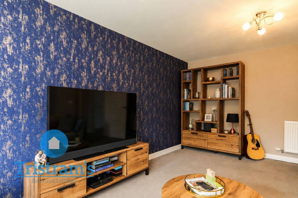 Property photo 2 of 22