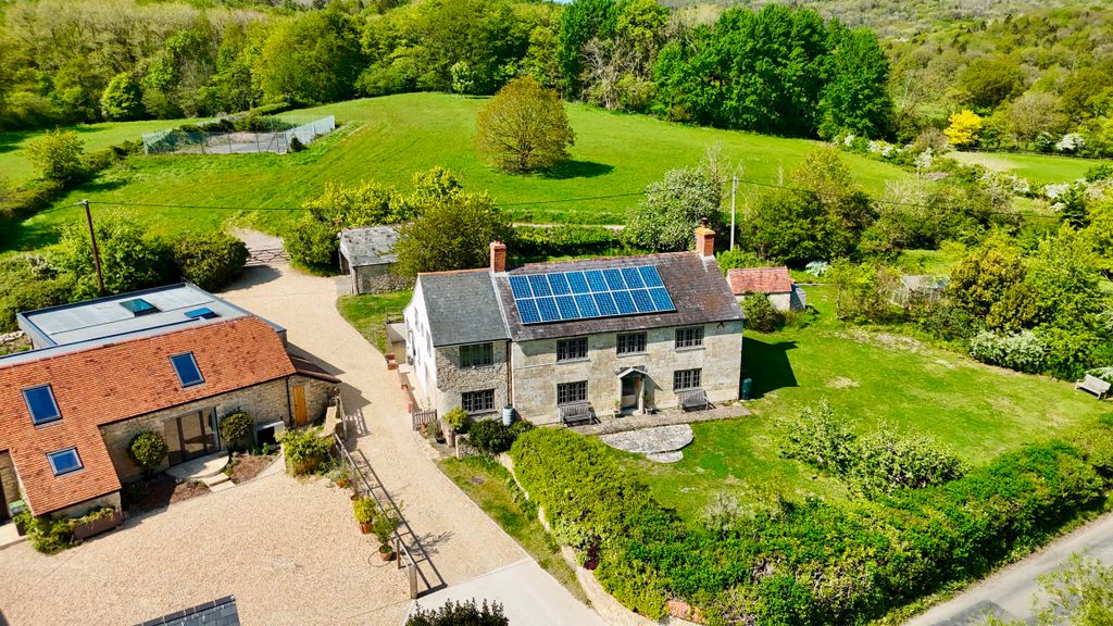 Property photo 3 of 25