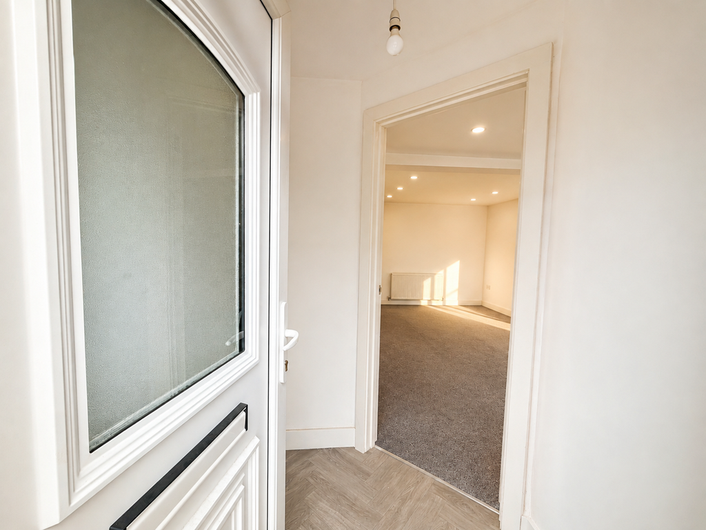 Property photo 3 of 18 Hallway