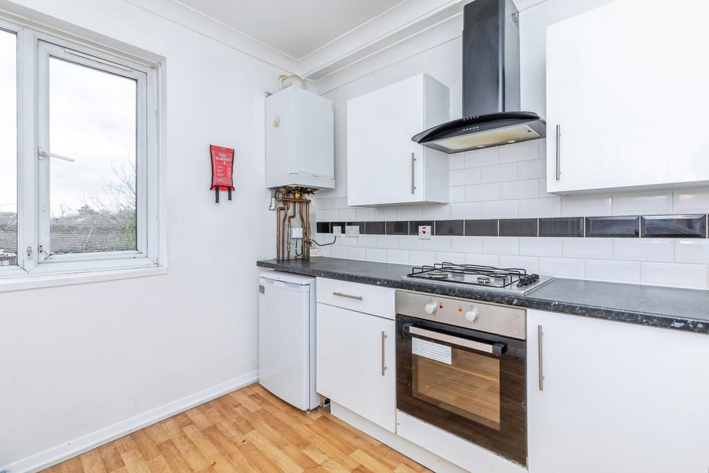 Property photo 2 of 8 Pbox-Img.Jpg