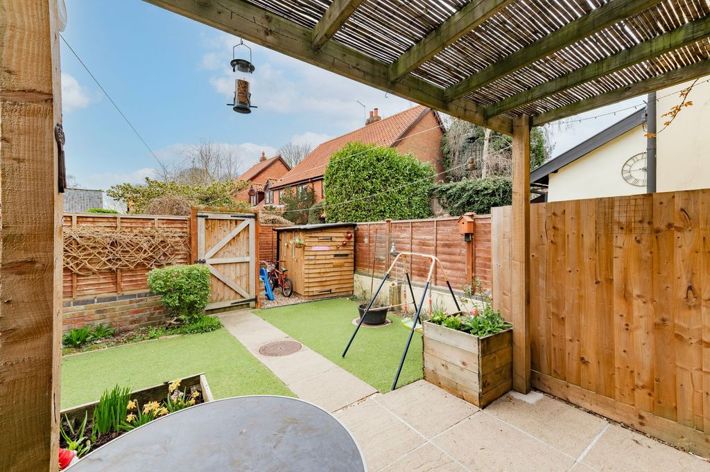Property photo 2 of 21