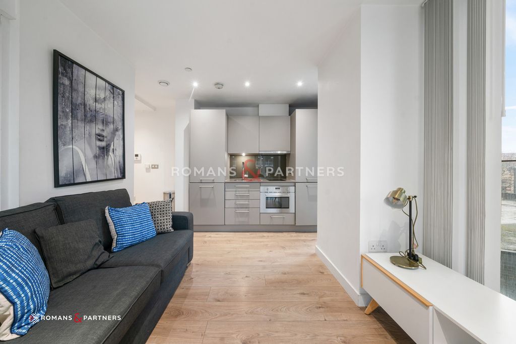 Property photo 3 of 21