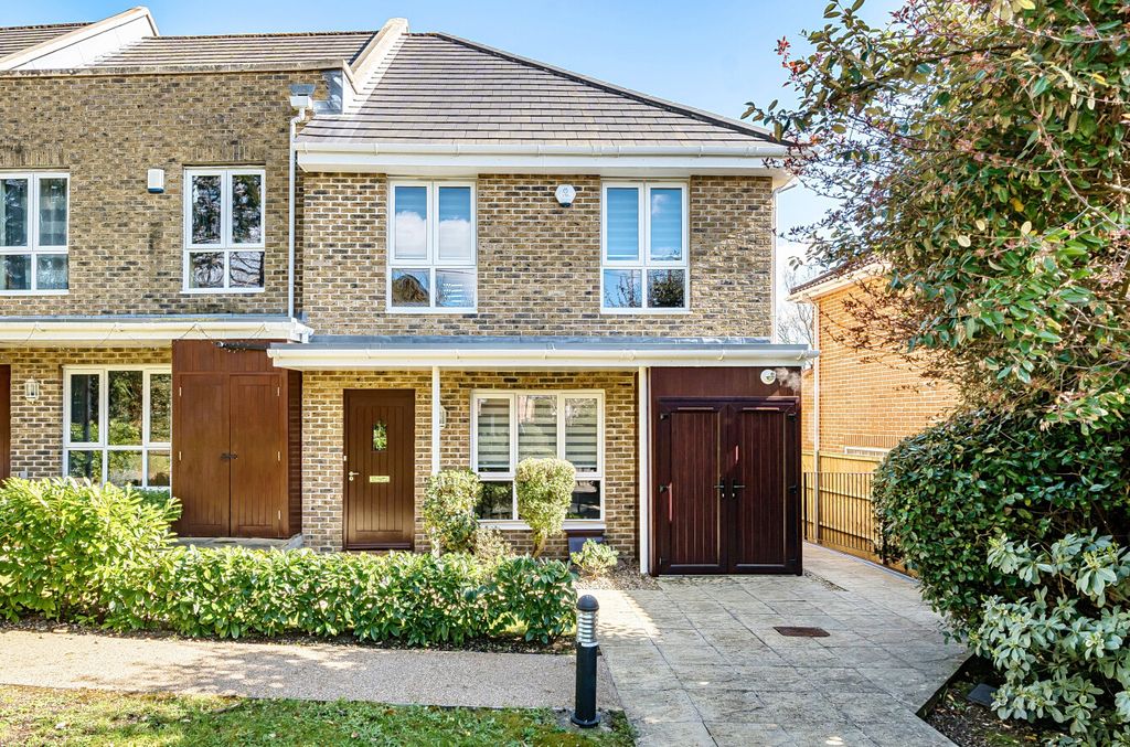 Property photo 1 of 13 1432495-1-69c3E3d...