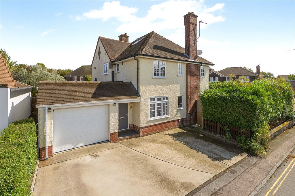 Property photo 2 of 31 Picture No. 11