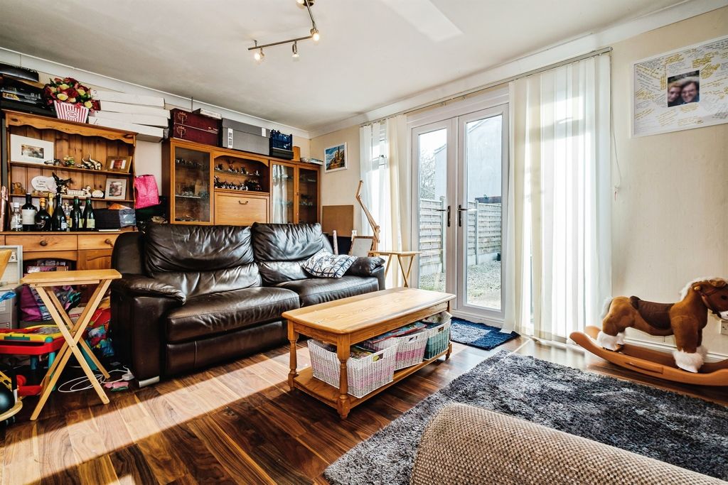 Property photo 2 of 13