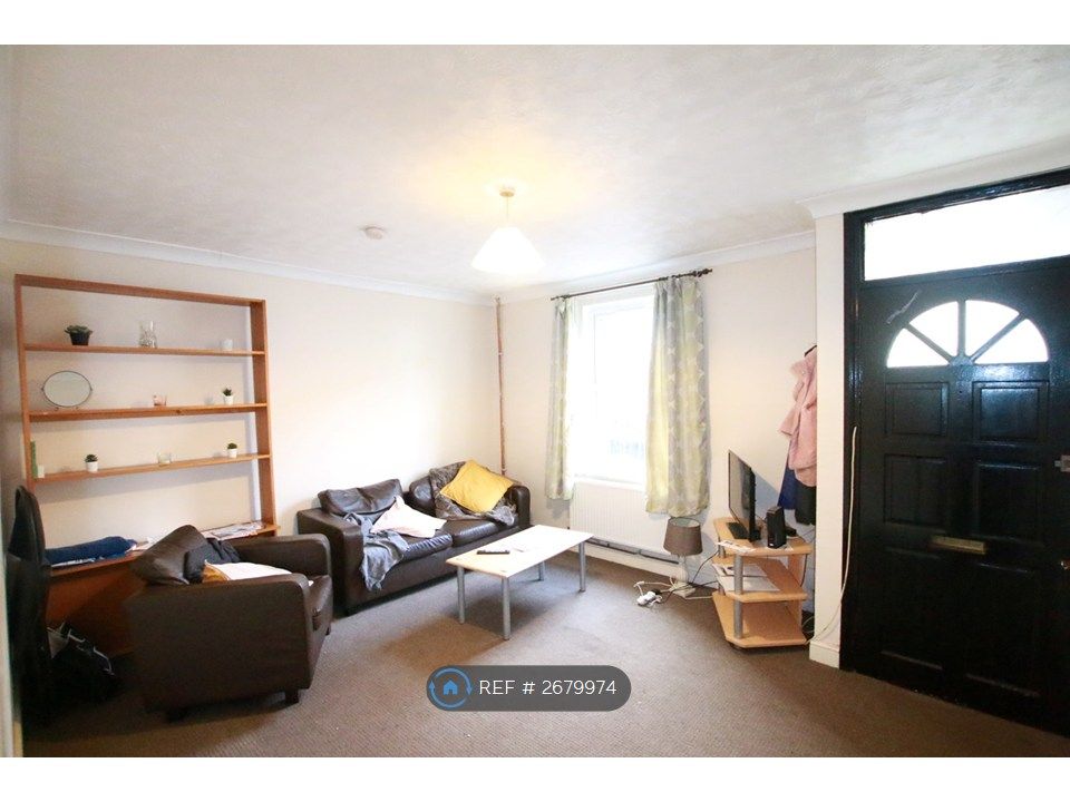 Property photo 3 of 11