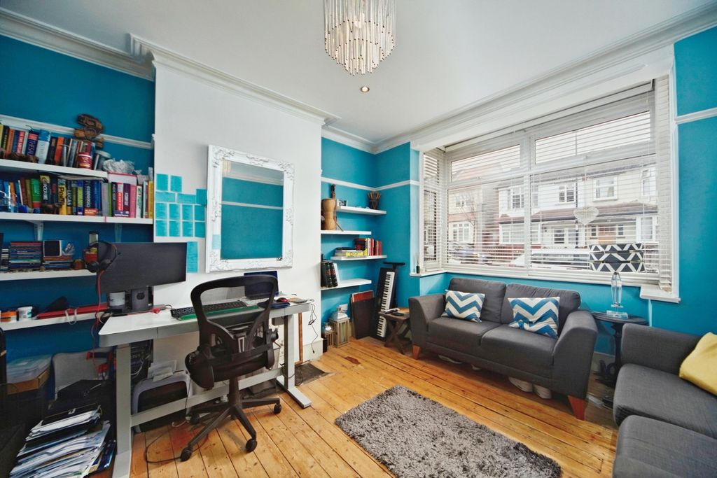 Property photo 2 of 17 Photo