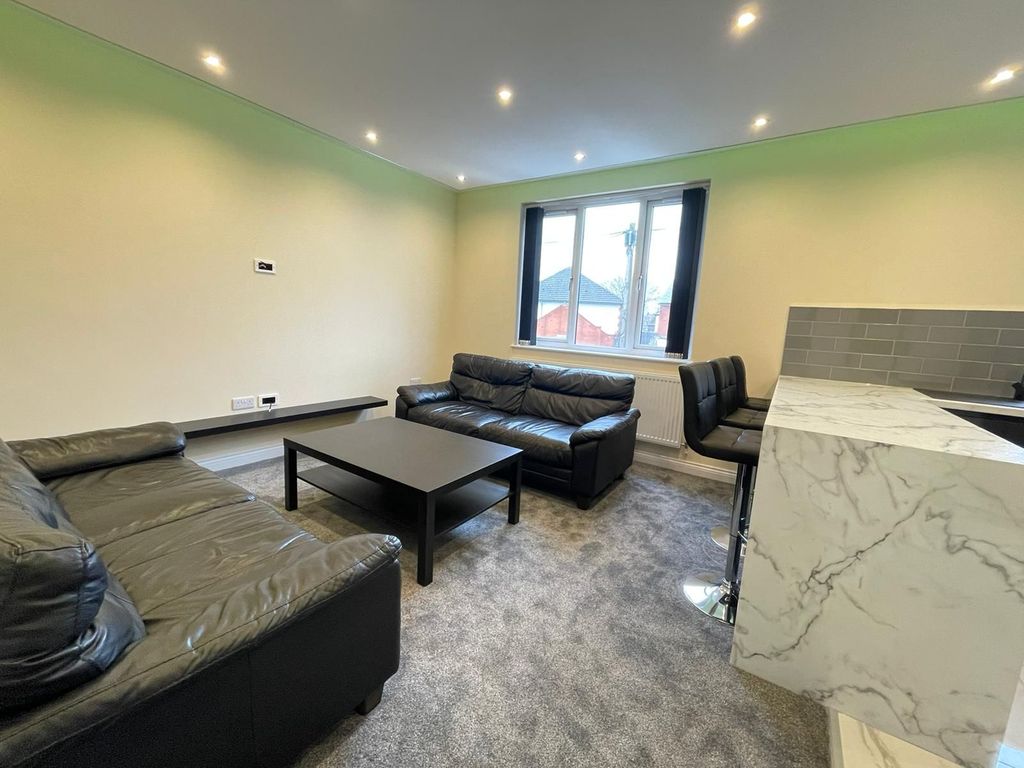 Property photo 1 of 28