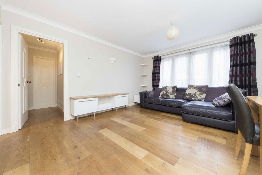 Property photo 2 of 7