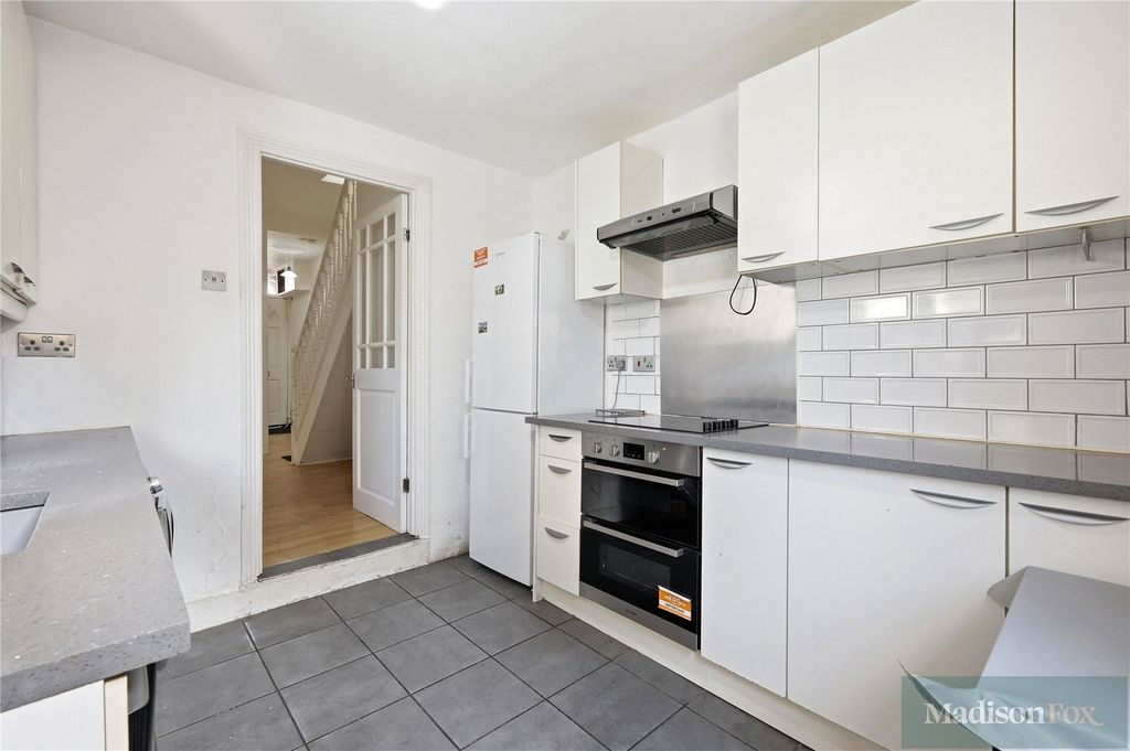 Property photo 3 of 22 Picture No. 18