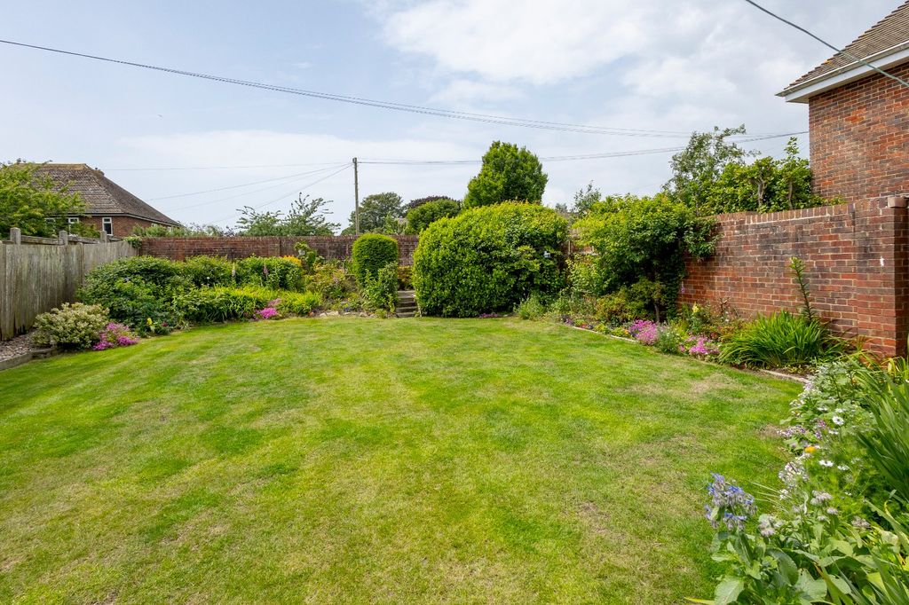 Property photo 2 of 32 Private Garden
