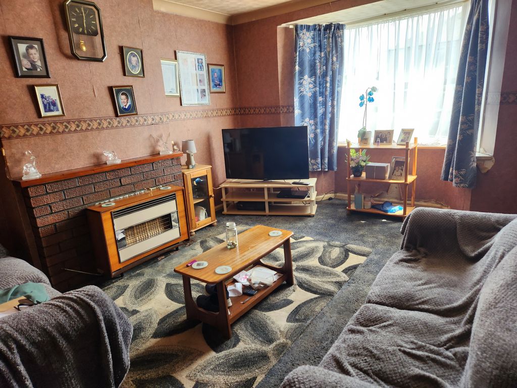 Property photo 2 of 11