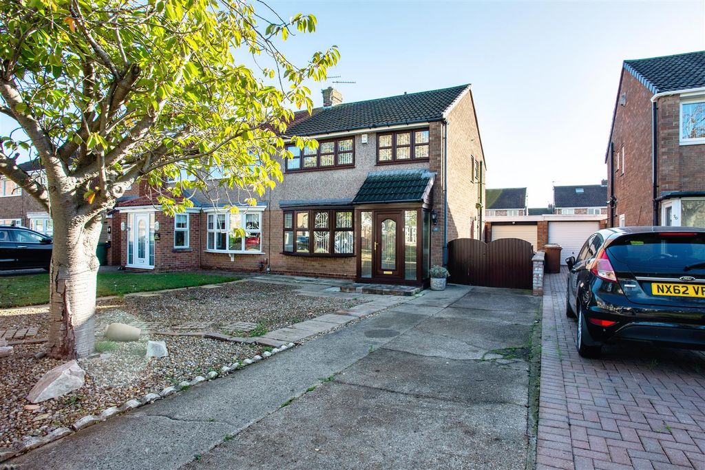 Property photo 1 of 28