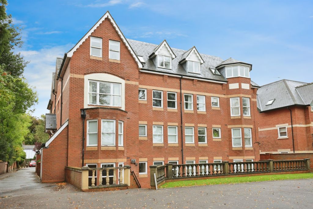 Property photo 1 of 9