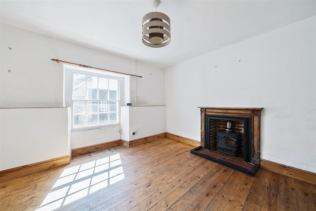 Property photo 3 of 16