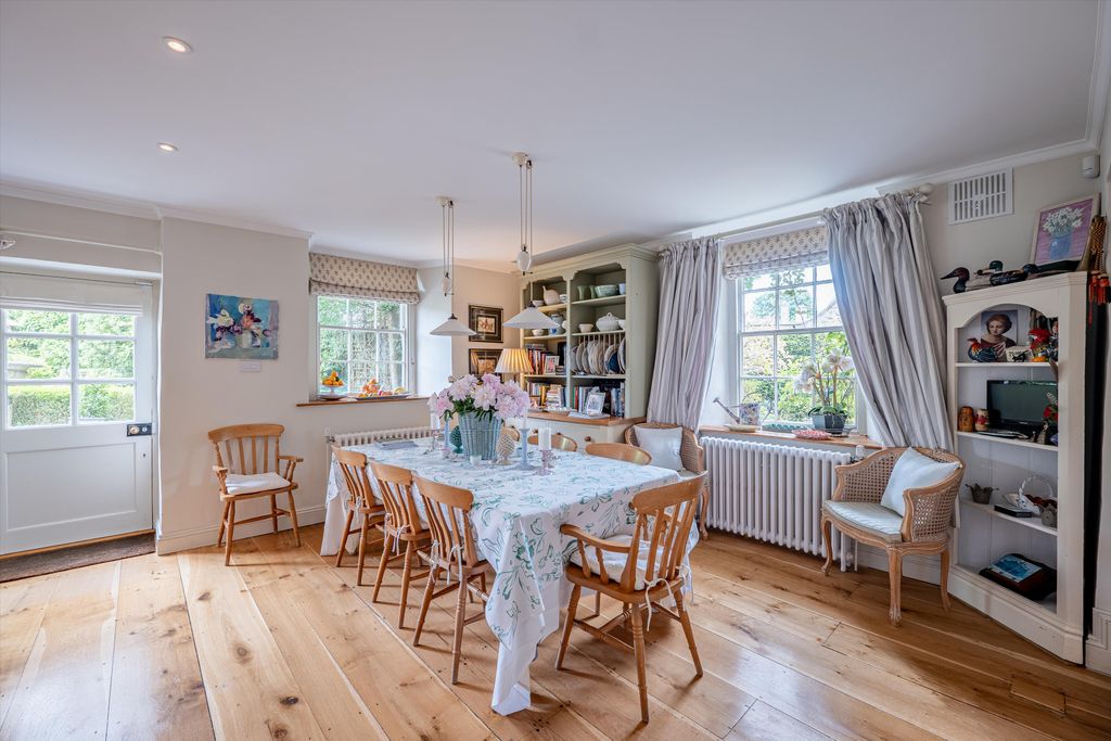 Property photo 3 of 27 Image