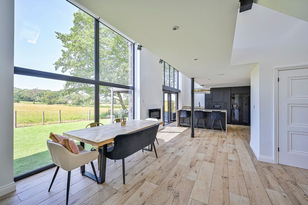 Property photo 3 of 43 Gcg-4