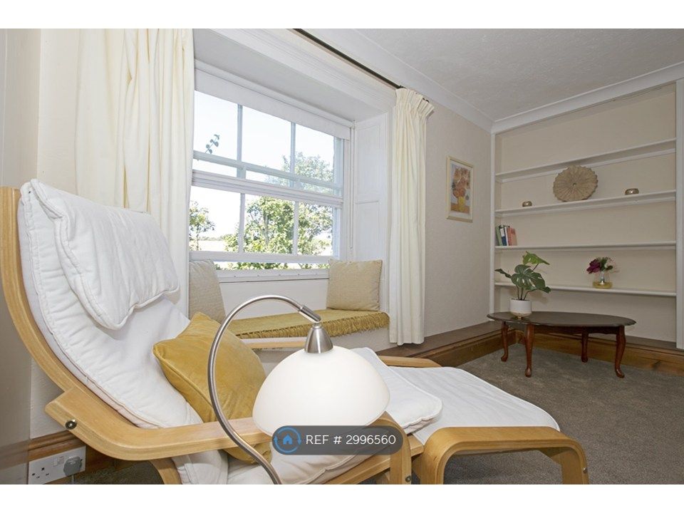 Property photo 3 of 35