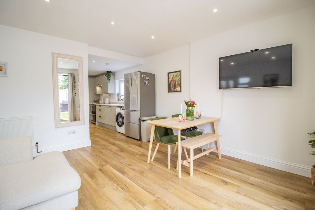 Property photo 1 of 15 5123072