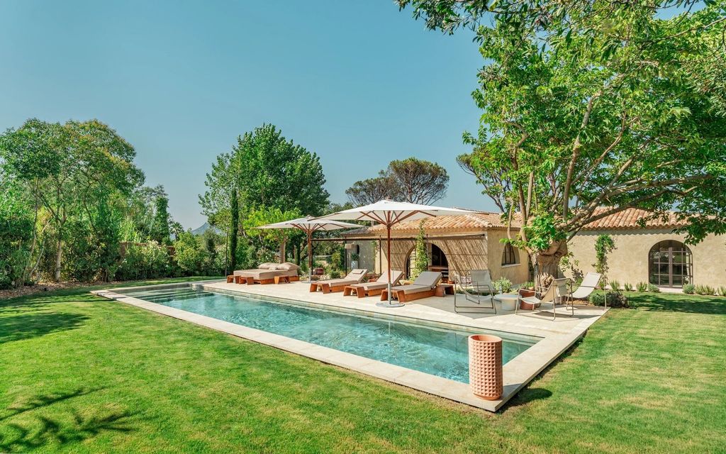Property photo 1 of 9 Brand-New Villa At The Gateway To Saint-Tropez