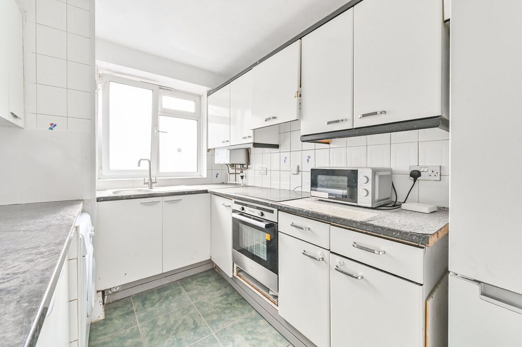 Property photo 2 of 11