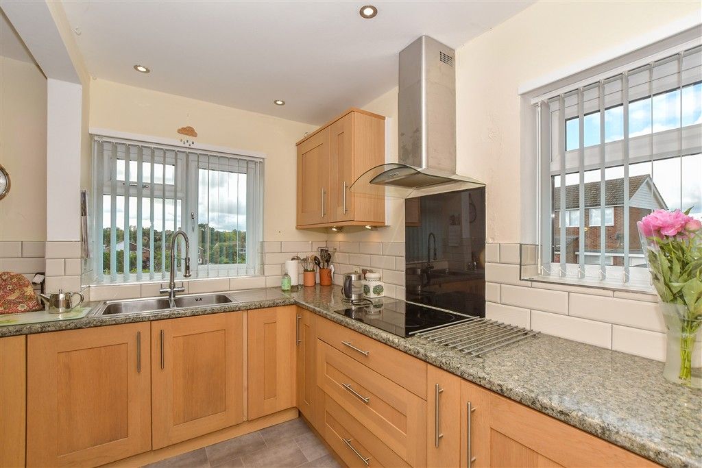 Property photo 3 of 16 Kitchen