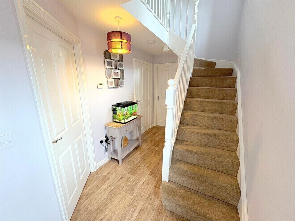 Property photo 2 of 29 Entrance Hallway