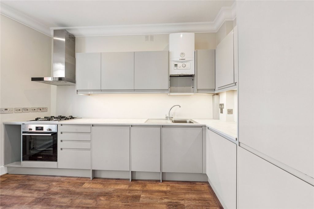 Property photo 2 of 14 Kitchen