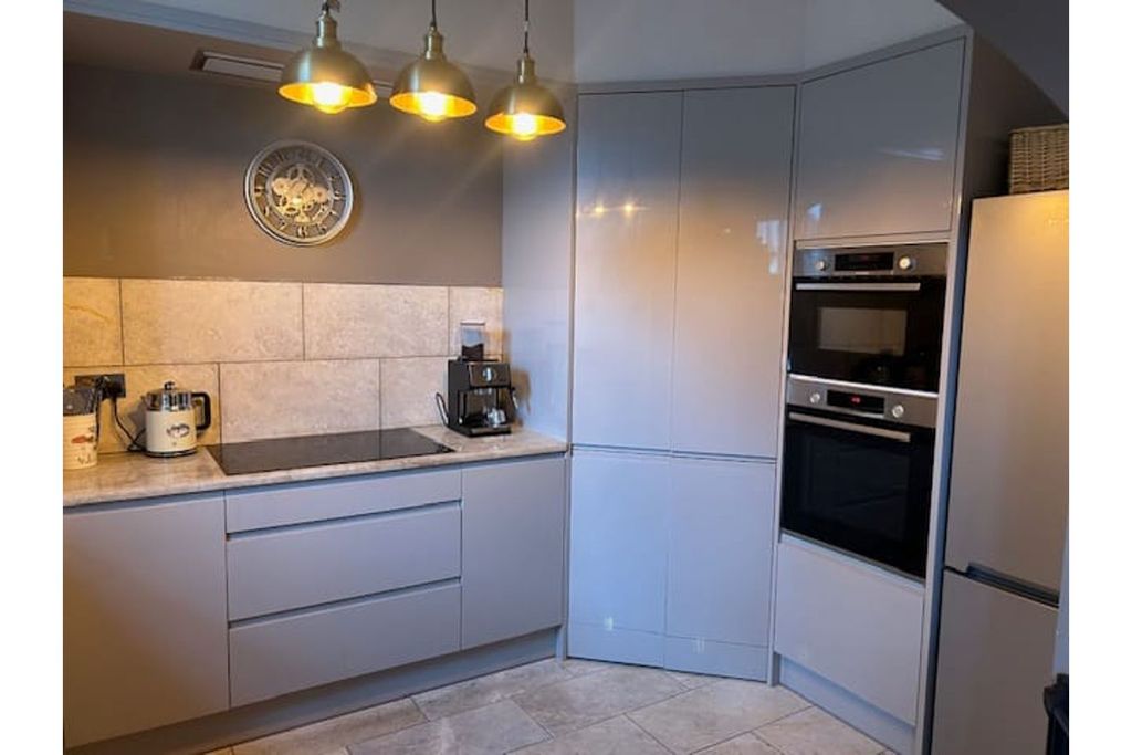 Property photo 3 of 26