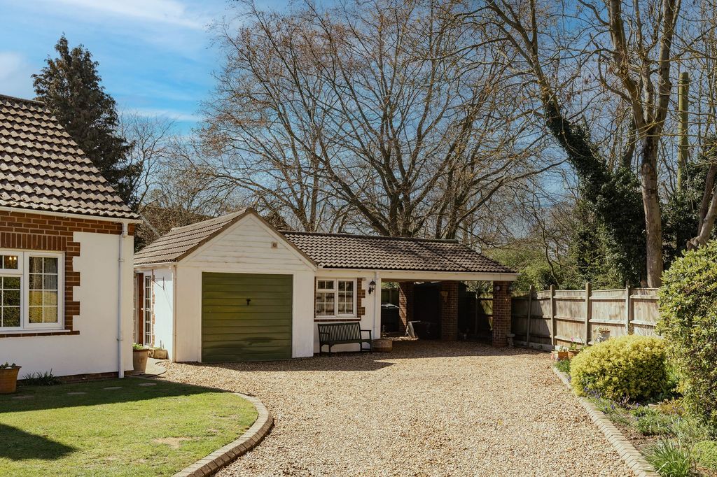 Property photo 2 of 21