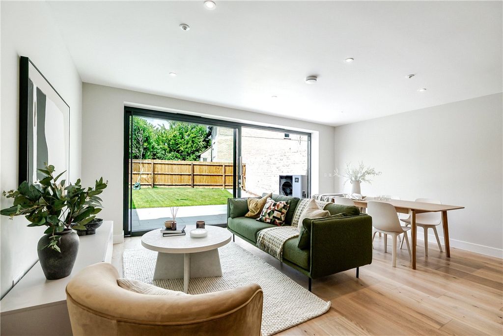 Property photo 3 of 15 Picture No. 82
