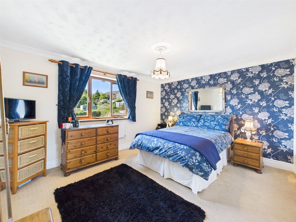 Property photo 2 of 22 Picture No. 21