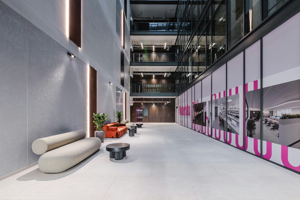 Property photo 3 of 9 Refinery Lobby.Jpg